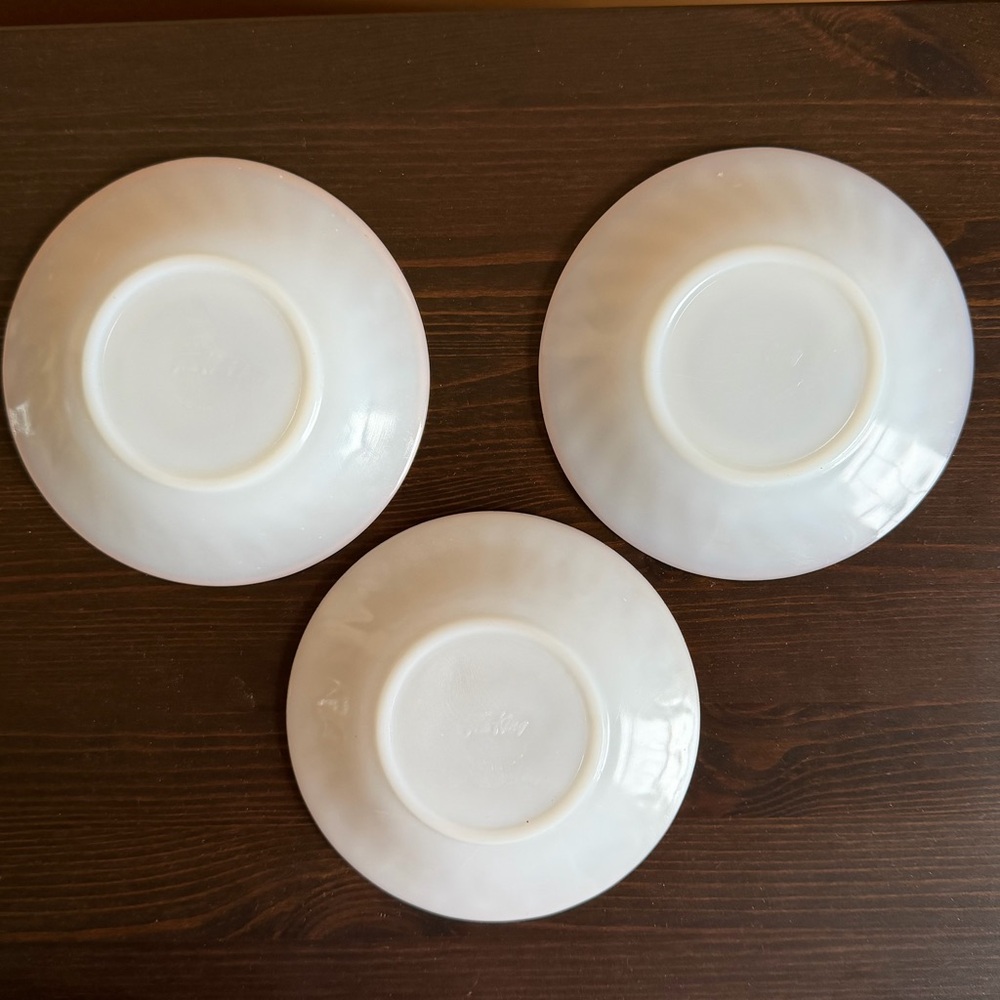 3 Fire King vintage milk glass swirl pattern saucers with gold tone edge 5.75” - Picture 2 of 4